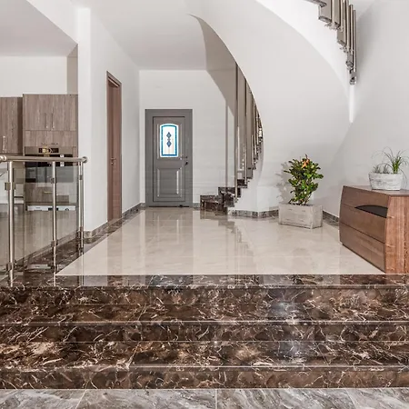 Olymp Luxury D - Luxury Escape With Direct Access And Unique Sunsets Paphos