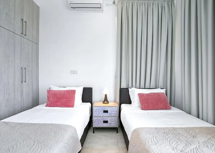 Olymp Luxury D - Luxury Escape With Direct Access And Unique Sunsets Paphos